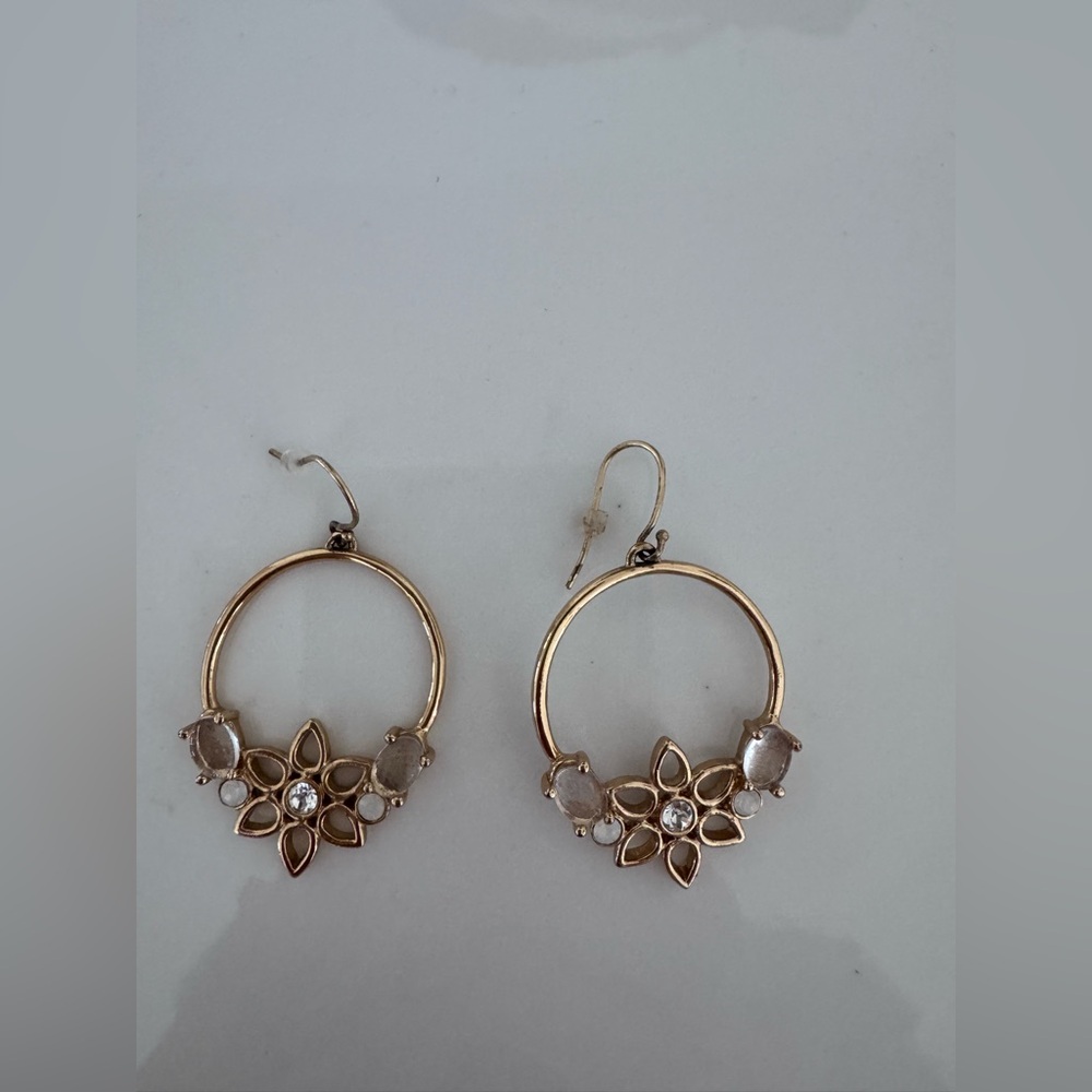 Coach 💯 Elegant Gold plated Floral Hoop Earrings.